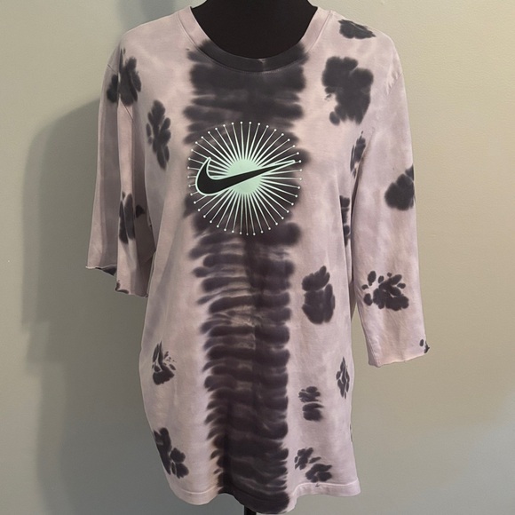 Nike Women's short Sleeve Tie-Dye Tee - Black and Gray large - Picture 2 of 8